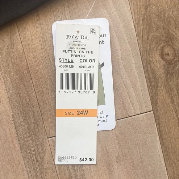 Ruby Rd black short pull on short with stretch slimming contour waistband 24W - Picture 17 of 17